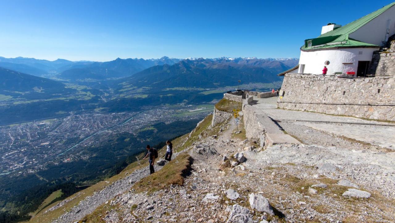 Cafe Pension Alpina Innsbruck Bagian luar foto