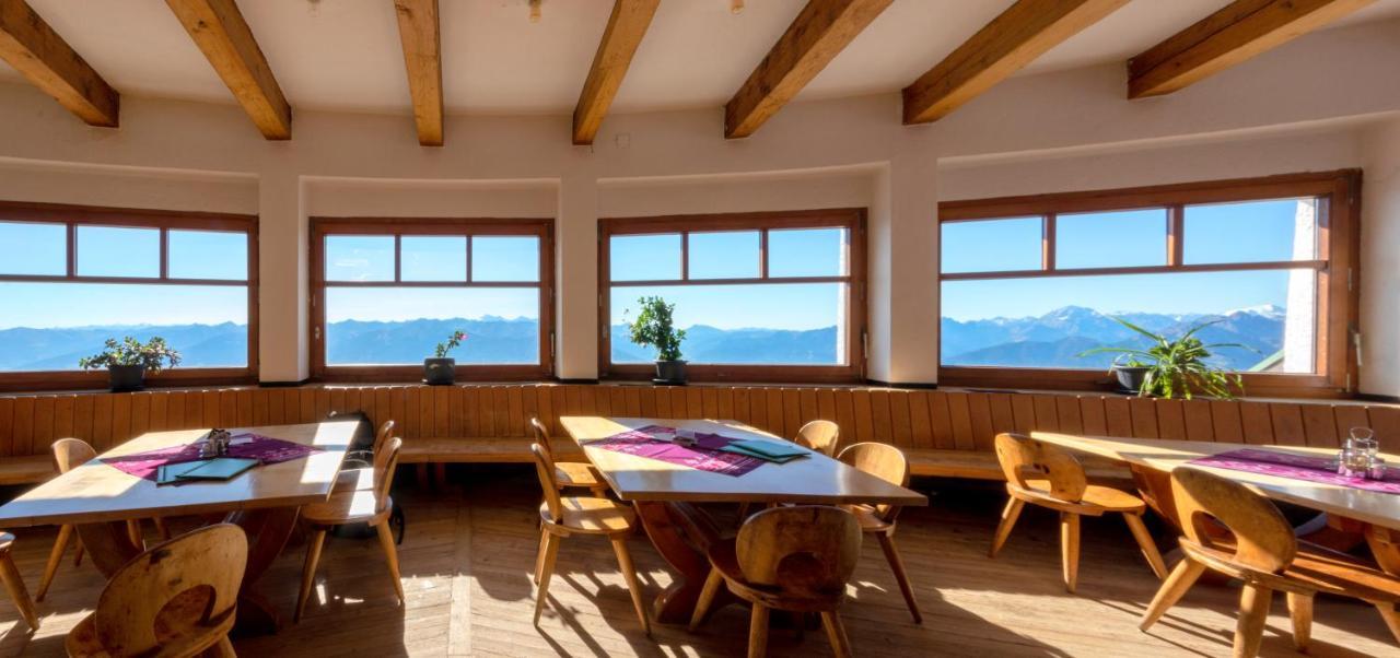 Cafe Pension Alpina Innsbruck Bagian luar foto